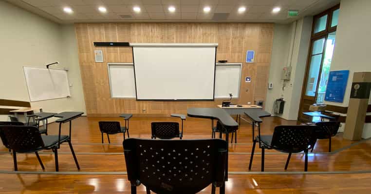 Case study: Major university adds the HDL300 system to 70 classrooms