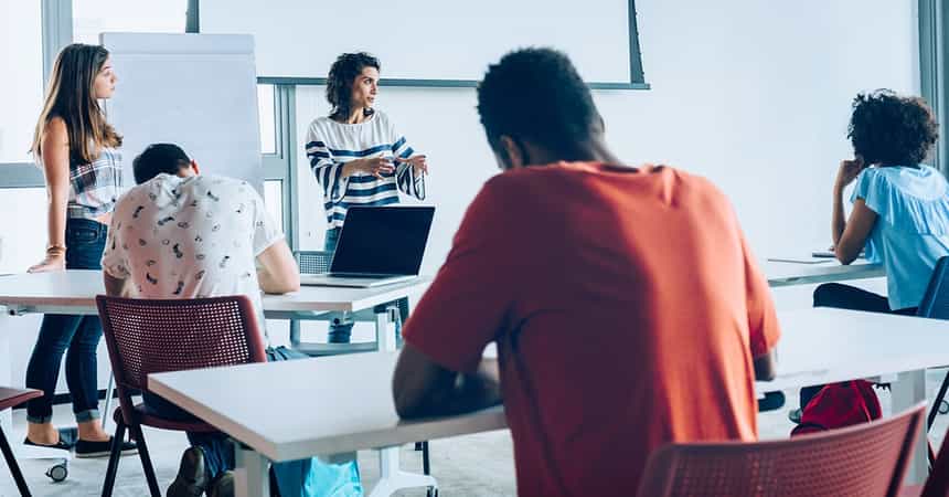 How to design remarkable active learning classrooms [checklist]